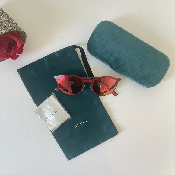 GUCCI Authentic New 52mm Round Signature Logo Sunglasses With Case, Cloth & Tag - Picture 2 of 15